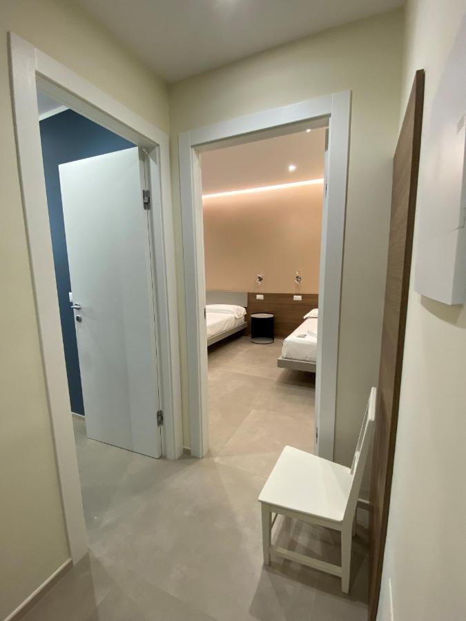 Levante Apartment And Room Bari Esterno foto