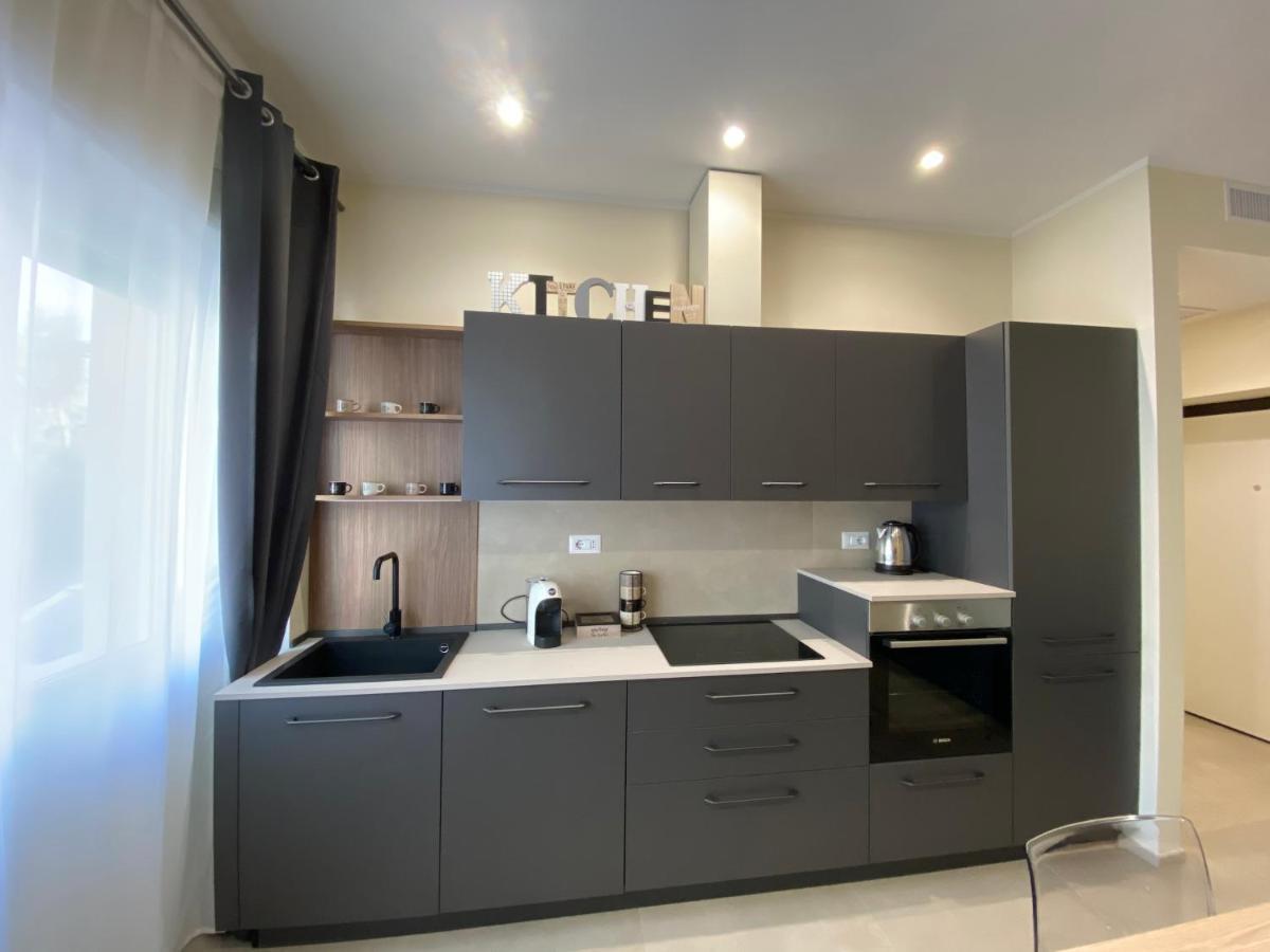 Levante Apartment And Room Bari Esterno foto