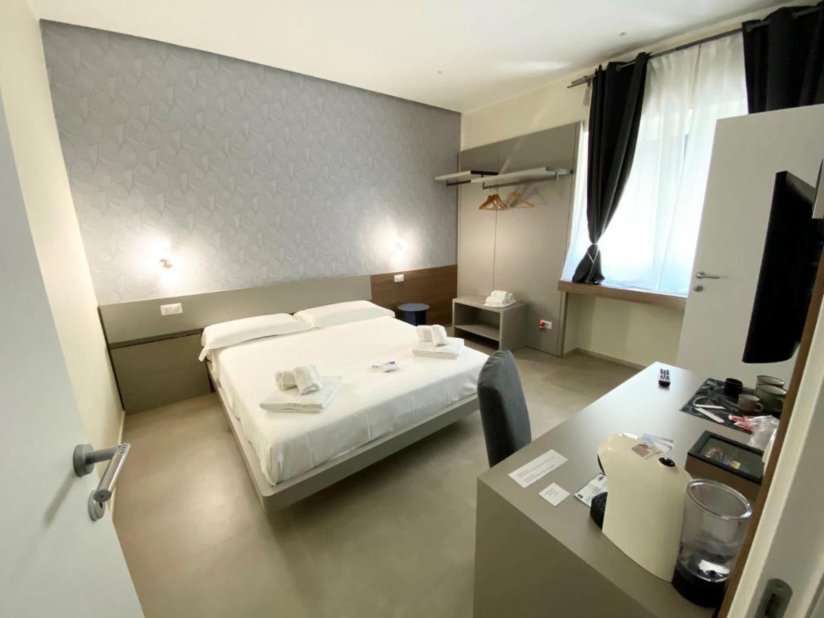 Levante Apartment And Room Bari Esterno foto