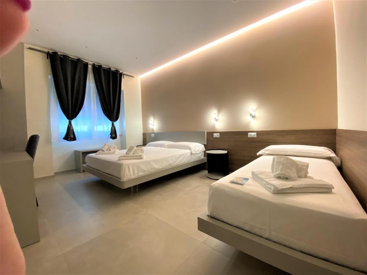 Levante Apartment And Room Bari Esterno foto