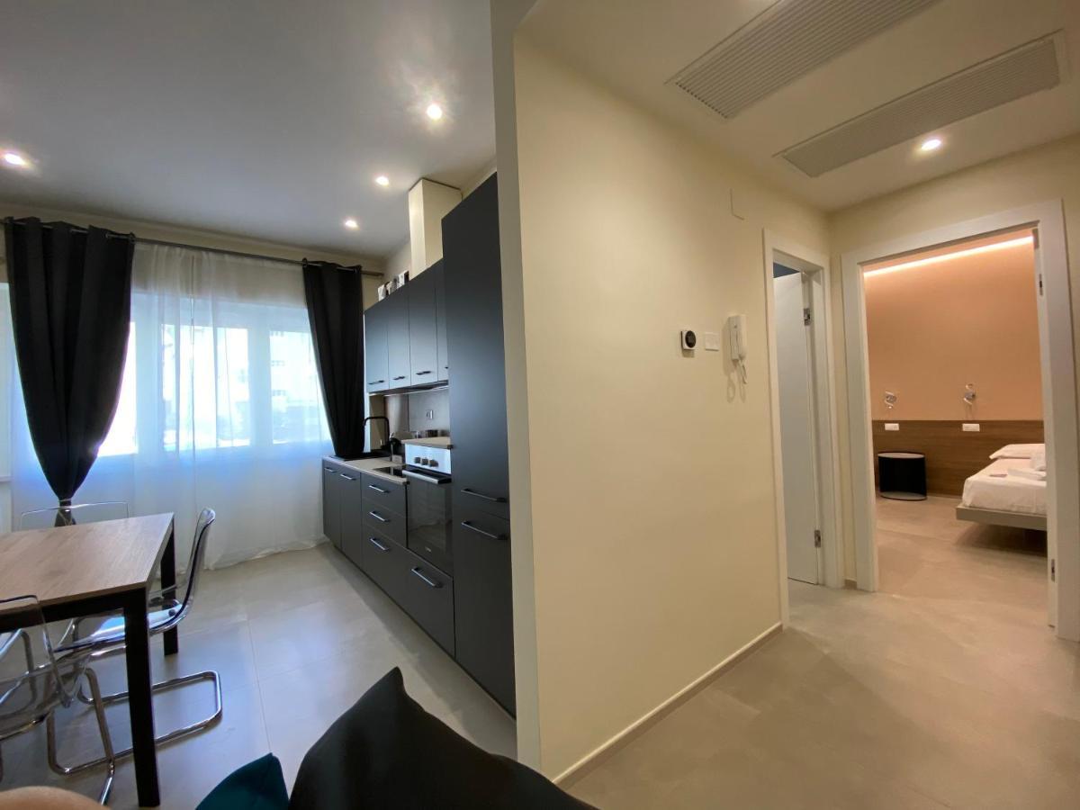 Levante Apartment And Room Bari Esterno foto