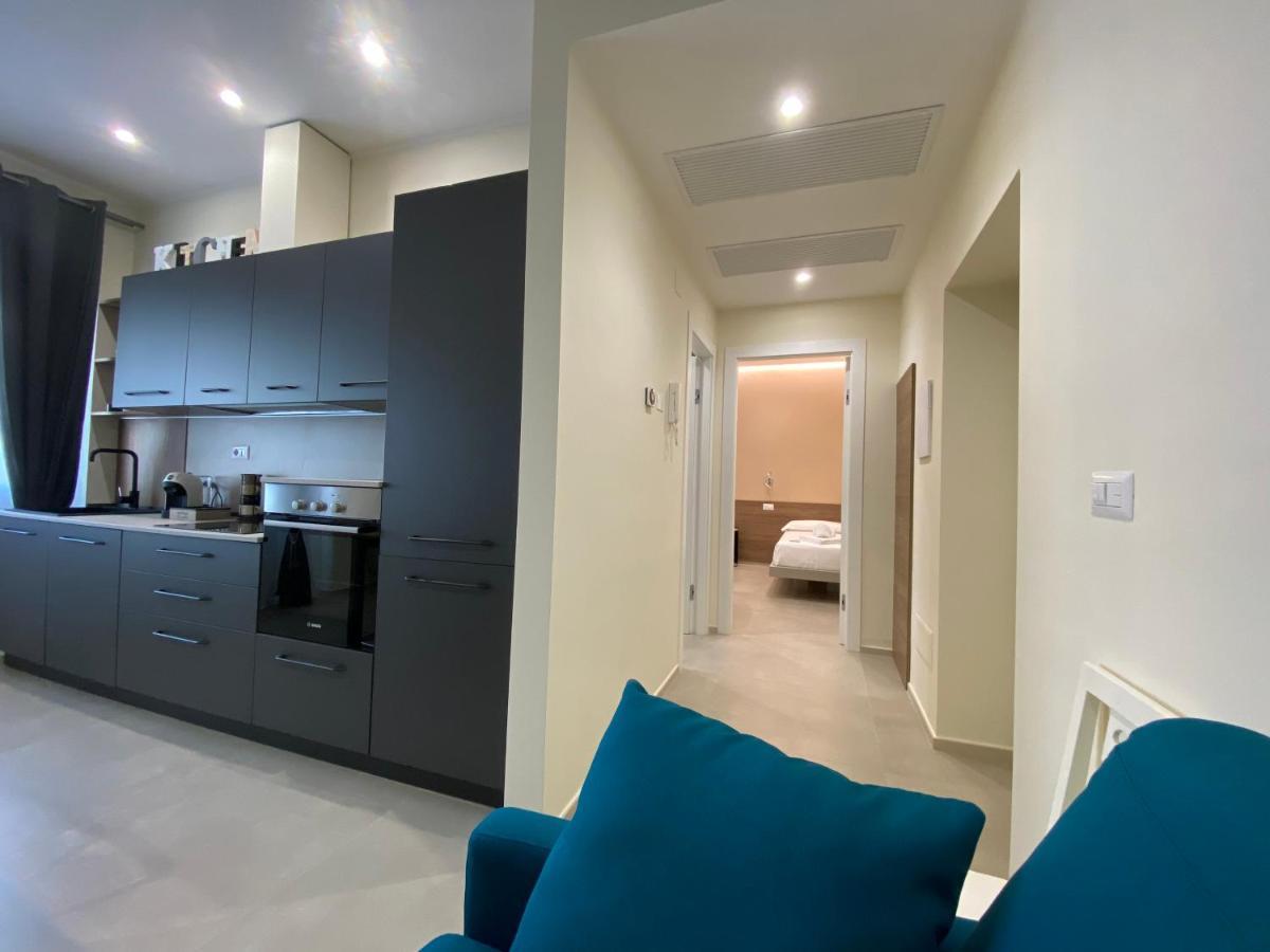 Levante Apartment And Room Bari Esterno foto