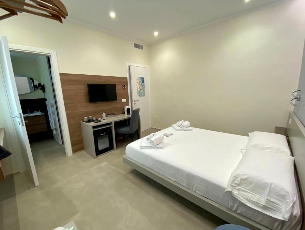Levante Apartment And Room Bari Esterno foto