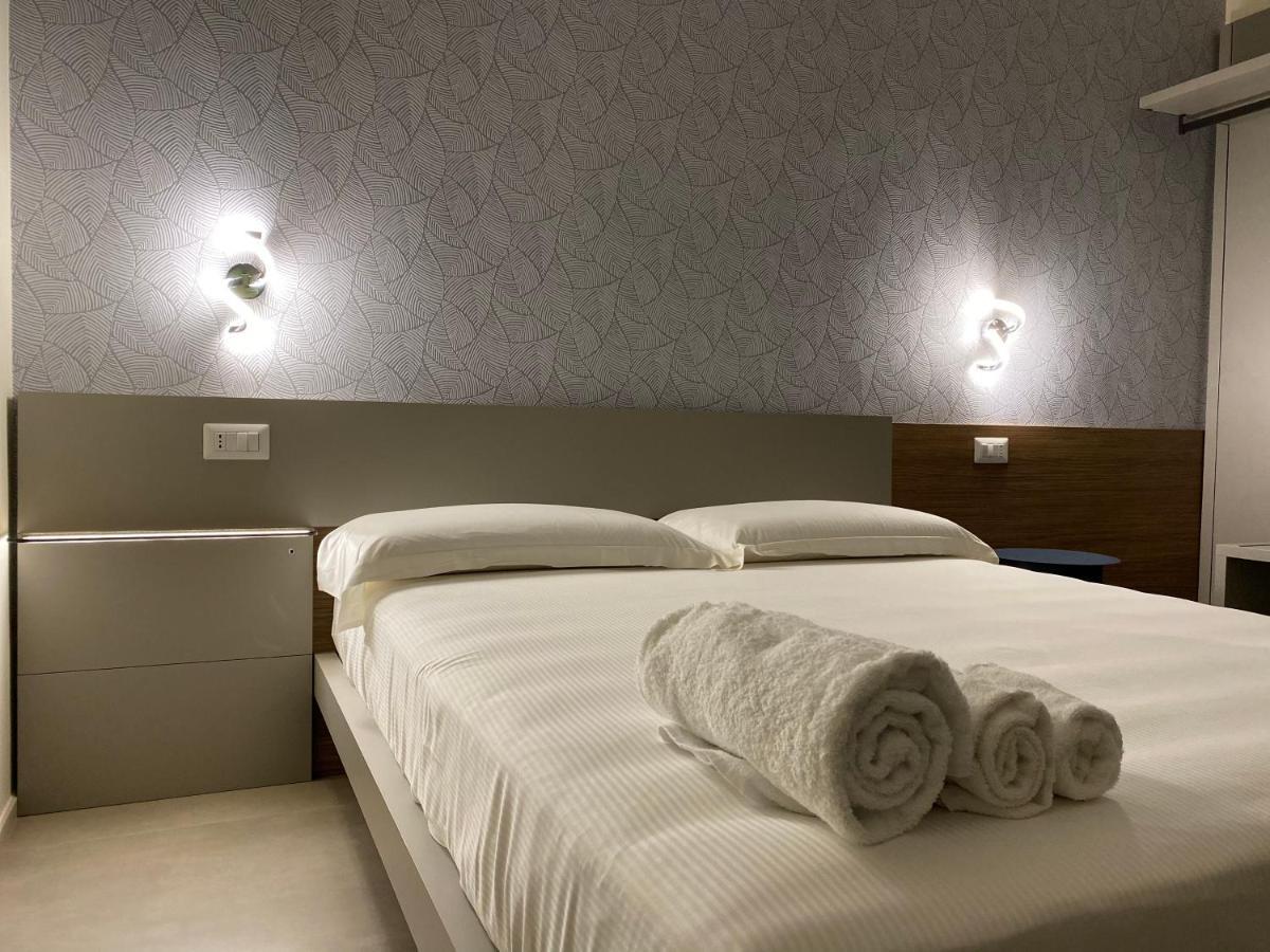 Levante Apartment And Room Bari Esterno foto