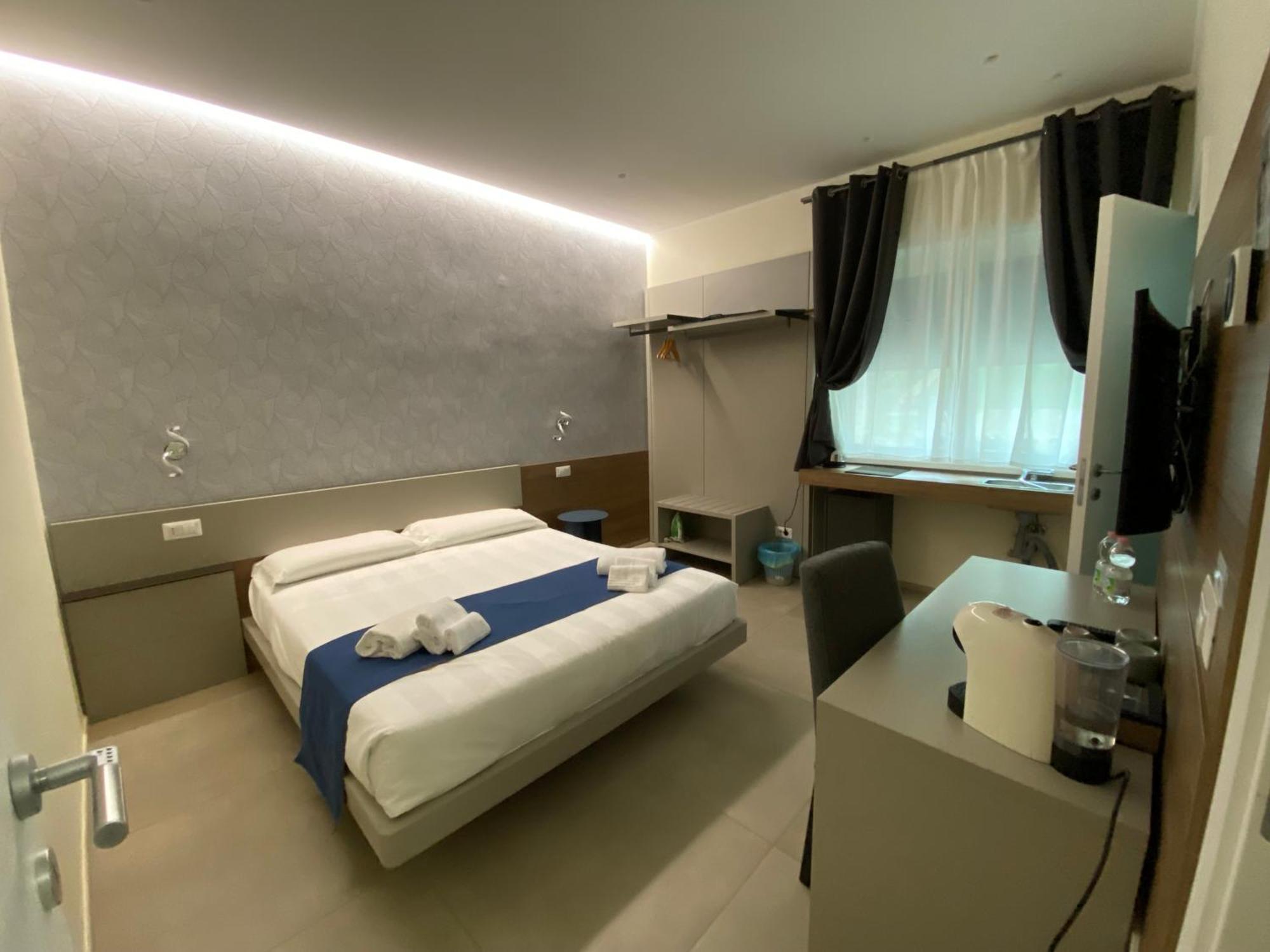 Levante Apartment And Room Bari Esterno foto