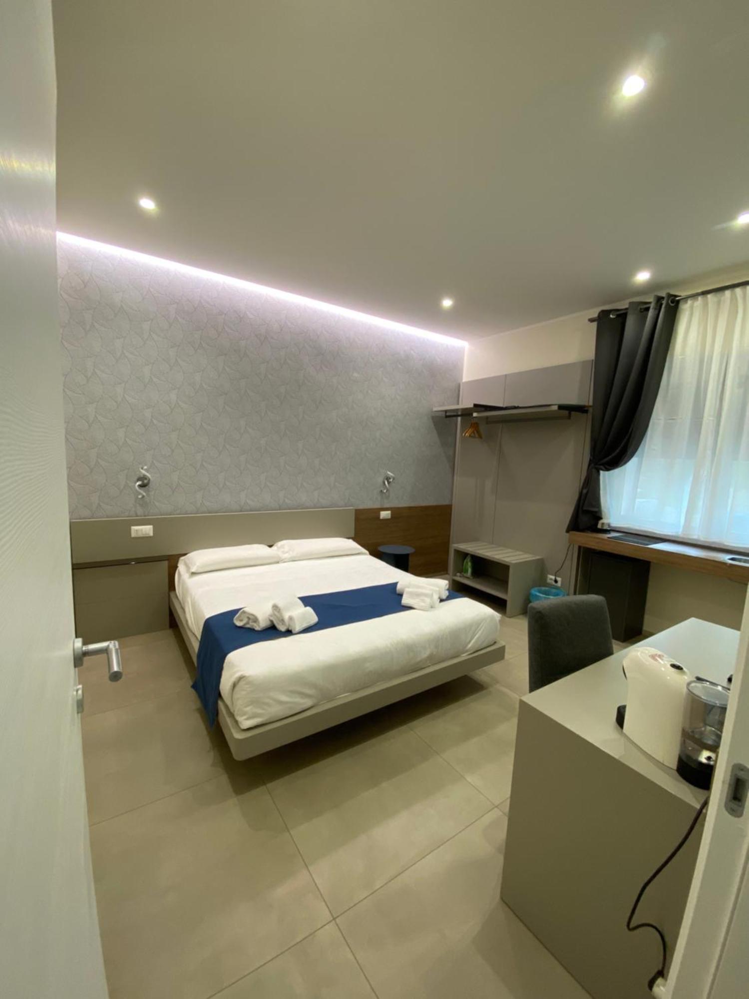 Levante Apartment And Room Bari Esterno foto